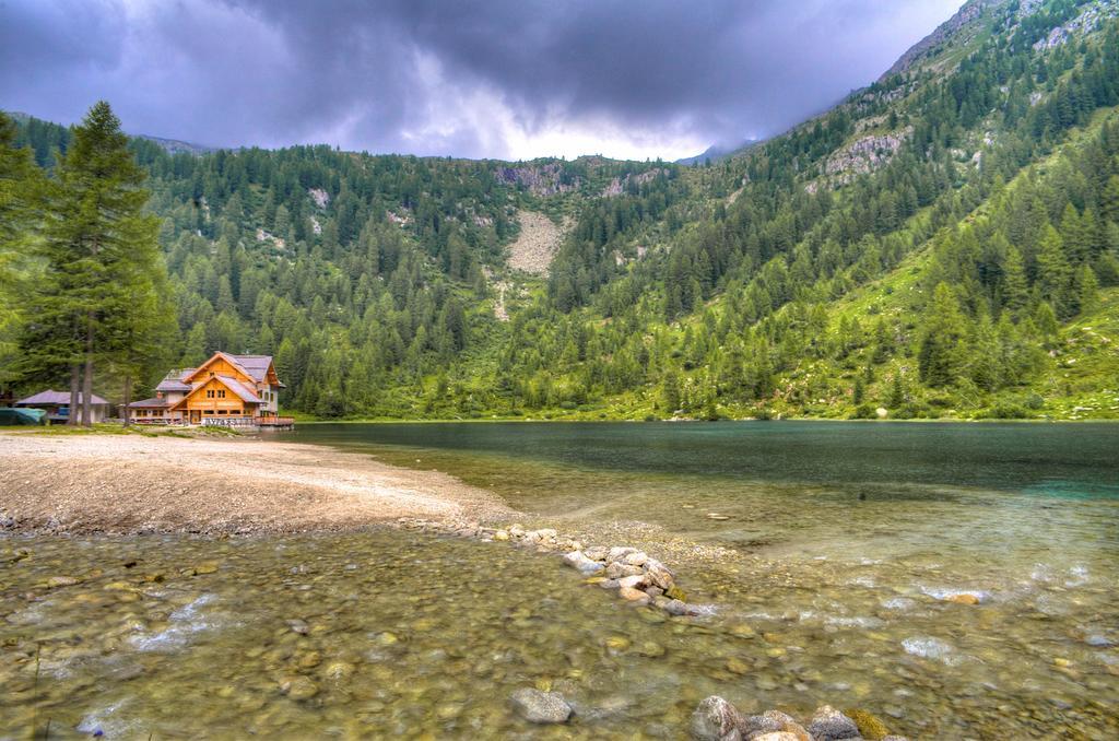 Rifugio Lago Nambino Madonna Zewnętrze zdjęcie